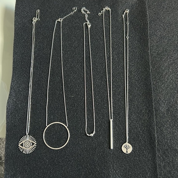 Set of silver necklaces - Picture 5 of 5